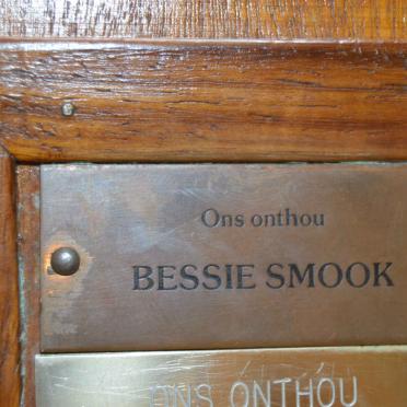 SMOOK Bessie