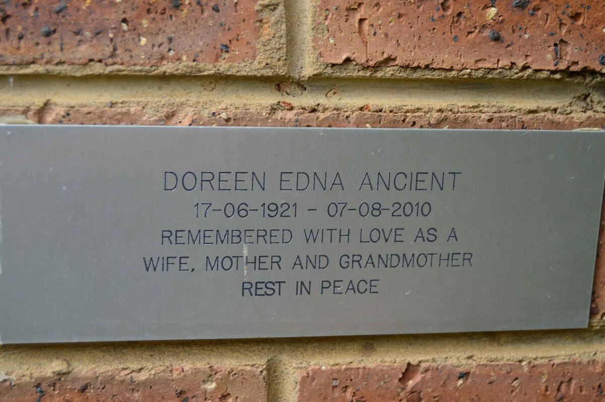 ANCIENT Doreen Edna 1921-2010