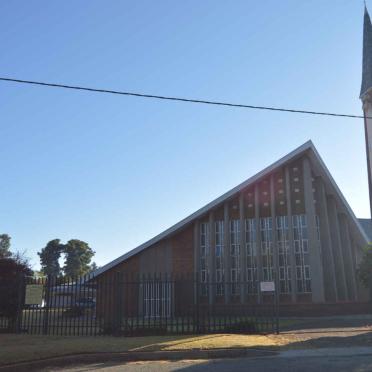 Gauteng, BENONI, Rynfield, NG Kerk, Muur van herinnering
