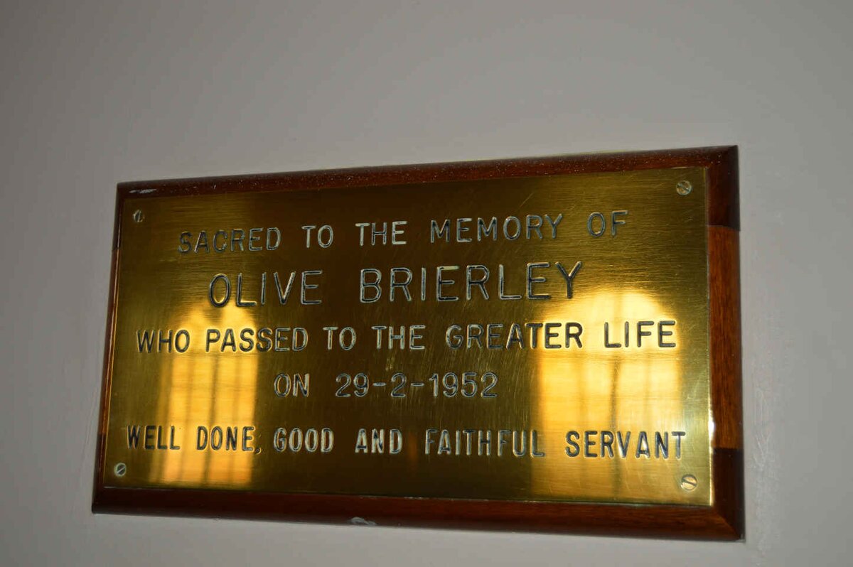 BRIERLEY Olive -1952