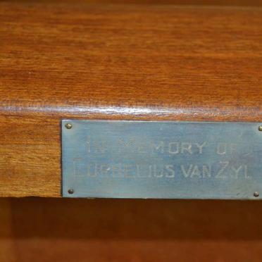 ZYL Cornelius, van
