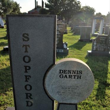 STOPFORD Dennis Garth 1952-2006