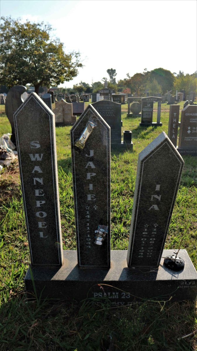 SWANEPOEL Japie 1944- &amp; Ina 1946-2000