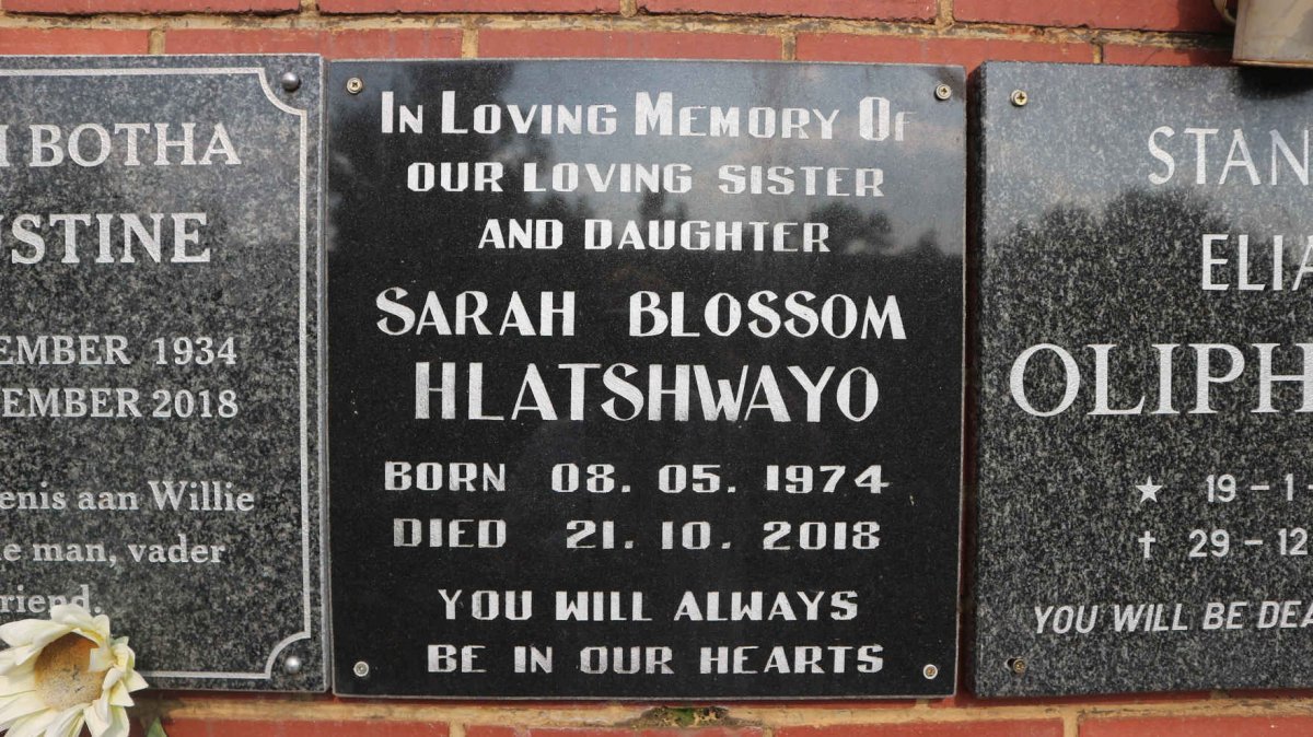 HLATSHWAYO Sarah Blossom 1974-2018