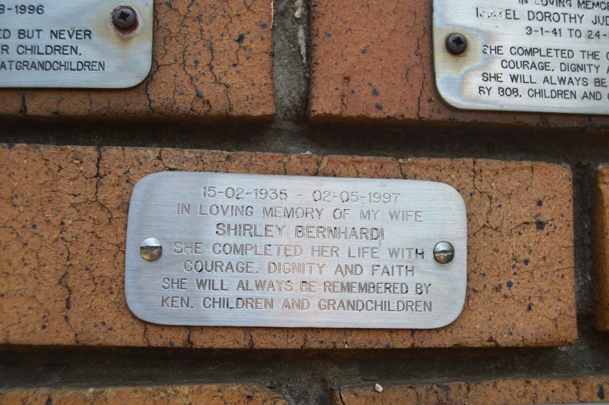 BERNHARD Shirley 1935-1997