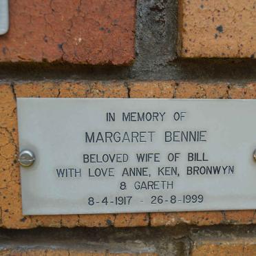 BENNIE Margaret 1917-1999