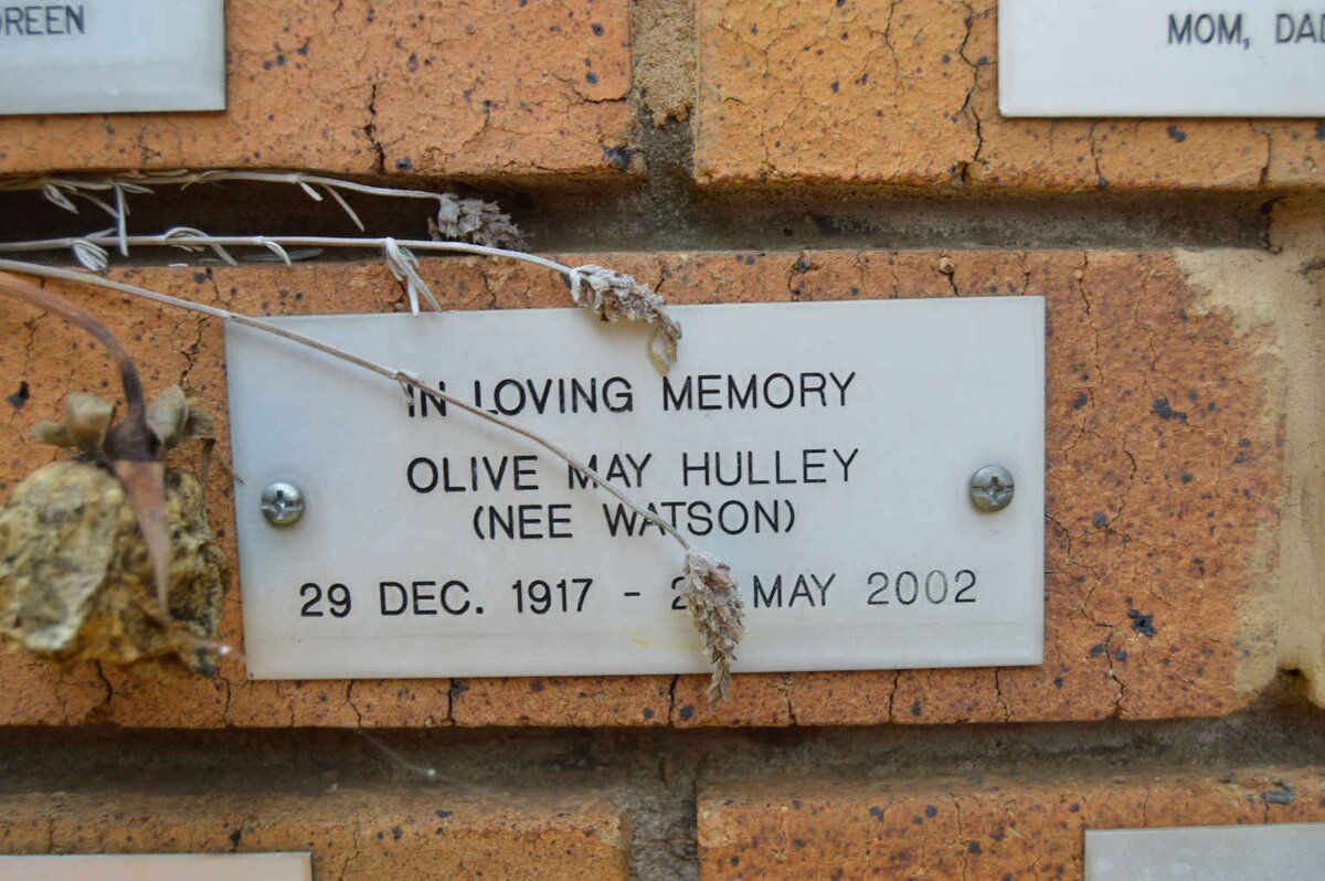 HULLEY Olive May nee WATSON 1917-2002