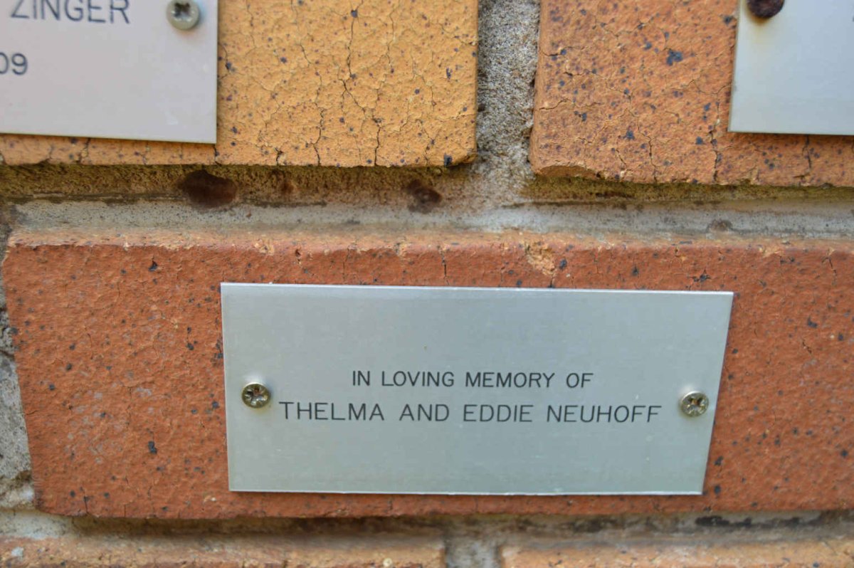 NEUHOFF Eddie &amp; Thelma