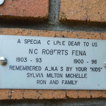 ROBERTS Nic 1903-1993 &amp; Fena 1900-1996