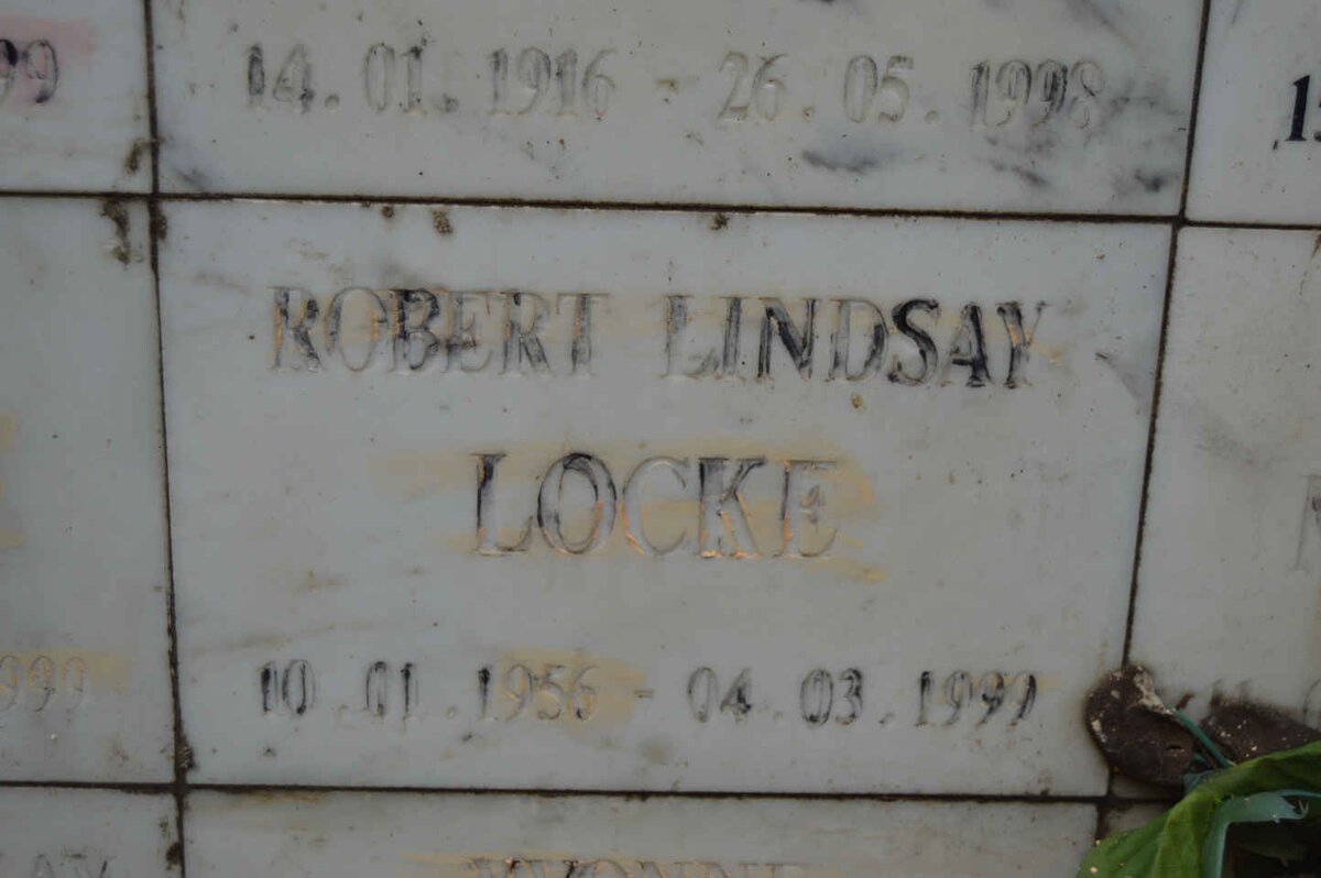 LOCKE Robert Lindsay 1956-1999