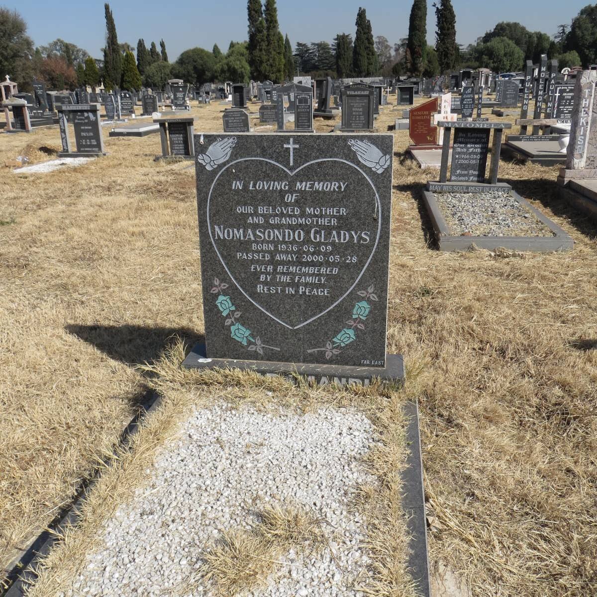 ? Nomasondo Gladys 1936-2000