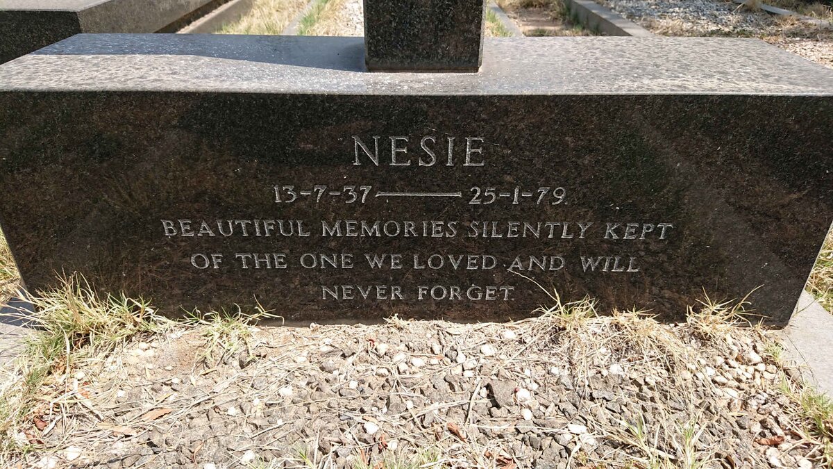 ? Nesie 1937-1979