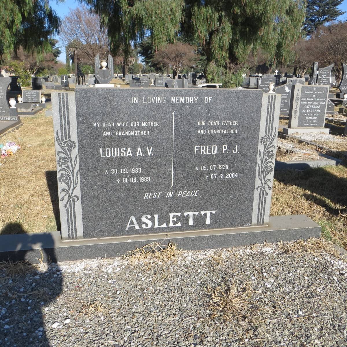 ASLETT Fred P.J. 1930-2004 &amp; Louisa A.V. 1933-1989