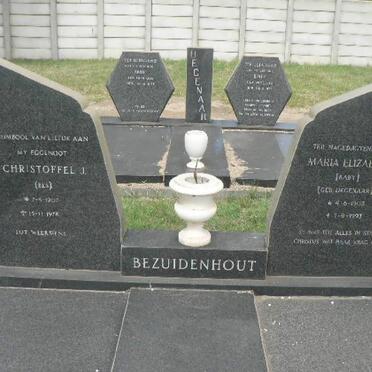 BEZUIDENHOUT Christoffel J. 1907-1978 &amp; Maria Elizabeth DEGENAAR 1905-1996