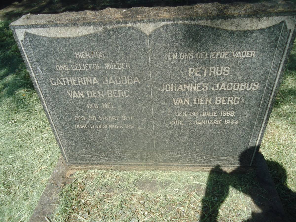 BERG Petrus Johannes Jacobus, van der 1868-1944 &amp; Catherina Jacoba NEL 1878-1937
