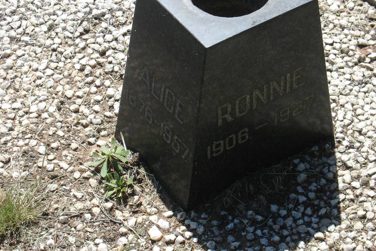 GABRIEL William 1877-1965 &amp; Alice 1876-1957 :: ? Ronnie 1906-1927