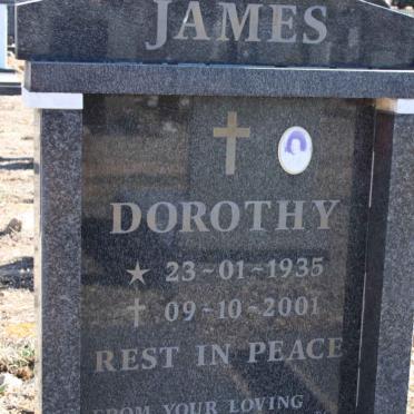 JAMES Dorothy 1935-2001