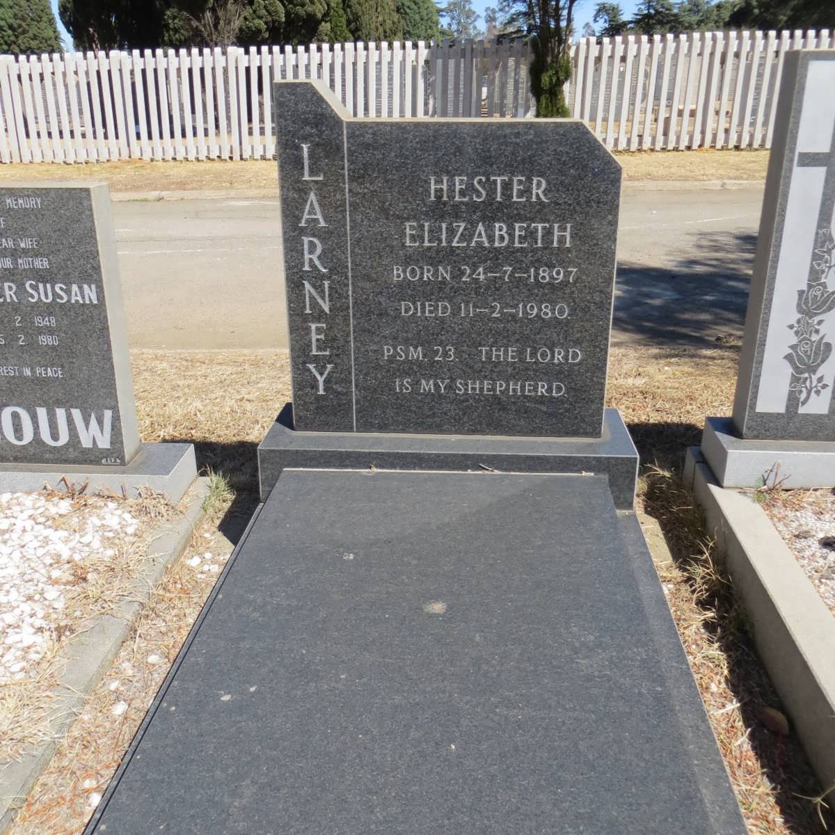 LARNEY Hester Elizabeth 1897-1980