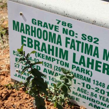 LAHER Marhooma Fatima Mia Ebrahim 1929-2013