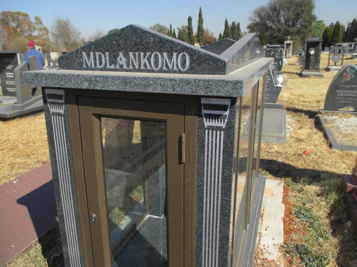 MDLANKOMO Bunguzana Wishard 1930-2001