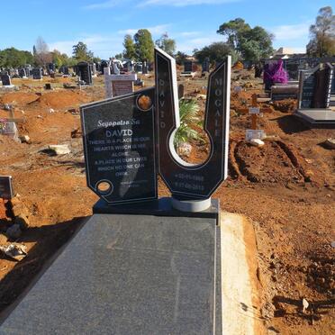 MOGALE David 1965-2013