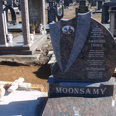 MOONSAMY Sunmogon 1939-2013 &amp; Sarojini 1943-2004