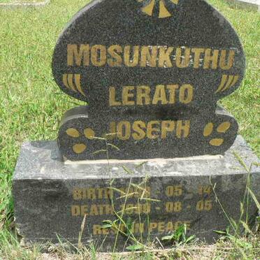 MOSUNKUTHU Lerato Joseph 199?-1999