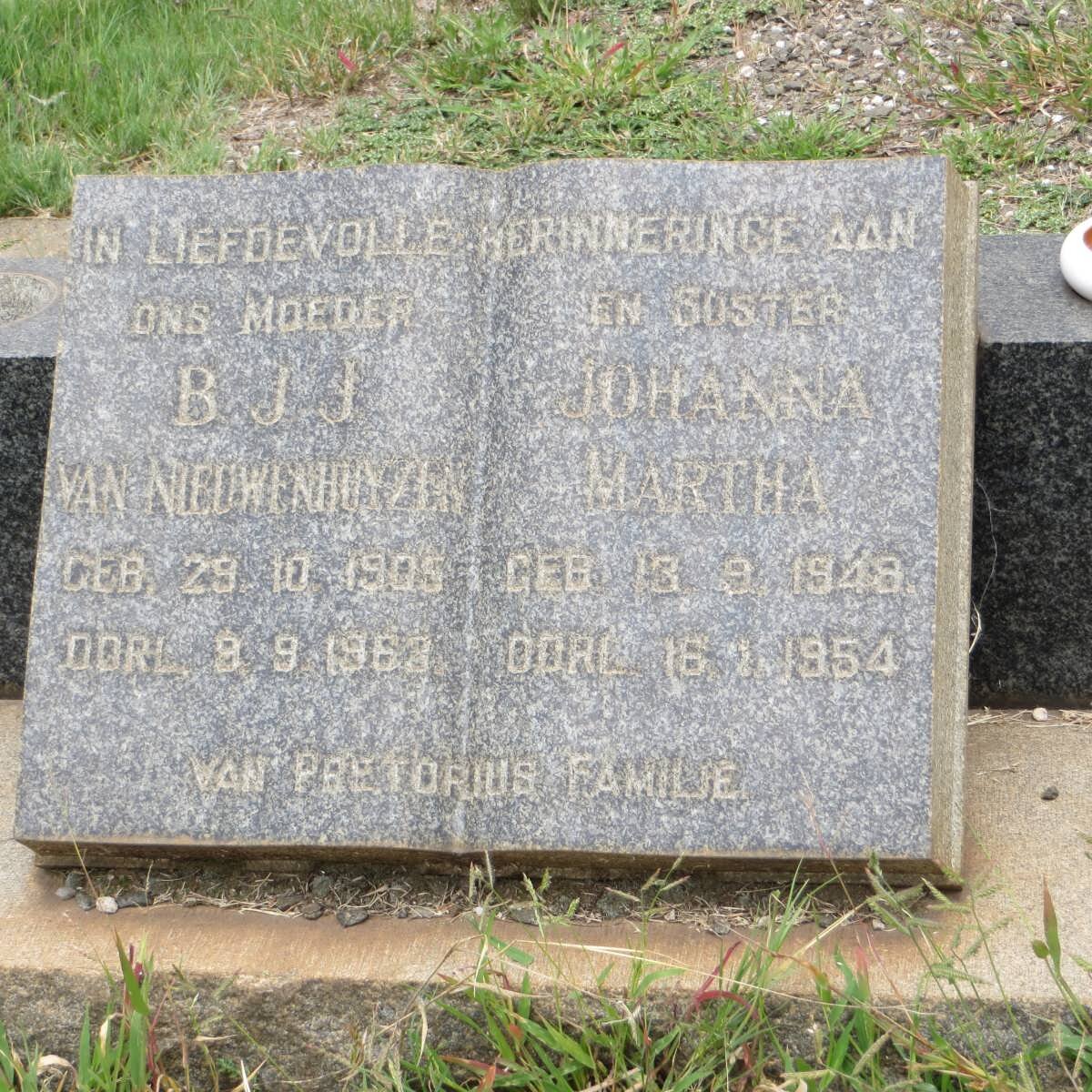 NIEUWENHUYZEN B.J.J., van 1905-1963 :: VAN NIEUWENHUYZEN Johanna Martha 1948-1954