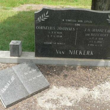 NIEKERK Cornelius Johannes, van 1896-1974 &amp; J.H. BISSCHOFF 1918-1995 :: VAN NIEKERK Annatjie 1947-1990