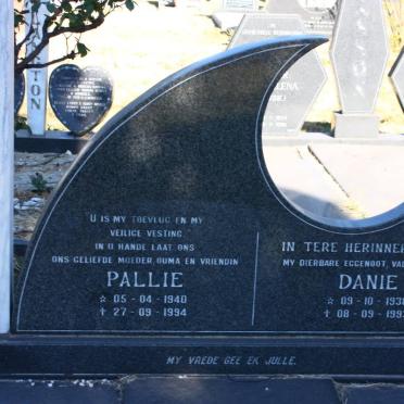 OOSTHUIZEN Danie 1938-1993 &amp; Pallie 1940-1994