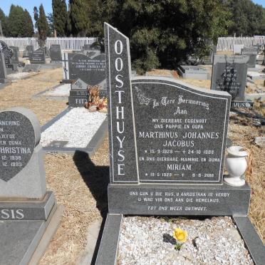 OOSTHUYSE Marthinus Johannes Jacobus 1929-1989 &amp; Miriam 1929-2010