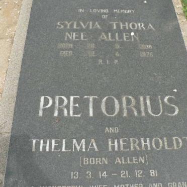 PRETORIUS Sylvia Thora nee ALLEN 1908-1975 :: HERHOLDT Thelma nee ALLEN 1914-1981