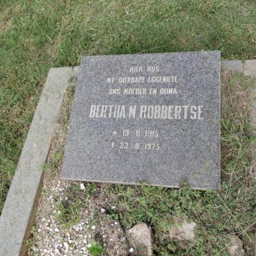 ROBBERTSE Bertha M. 1915-1975