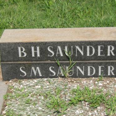 SAUNDERS B.H. :: SAUNDERS S.M.