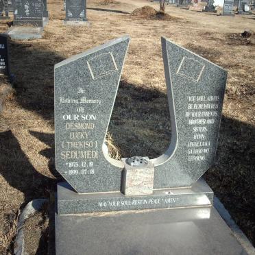 SEDUMEDI Desmond Luckey 1975-1999