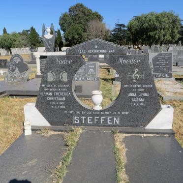STEFFEN Herman Frederick  Christiaan 1925-1986 &amp; Maria Levina Lezyja 1931-
