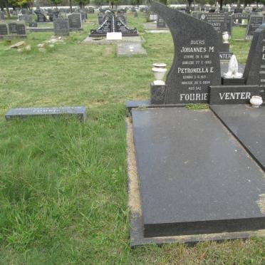 VENTER Johannes M. 1916-1989 &amp; Petronella E. FOURIE 1921-2004 :: VENTER Petronella Elizabeth 1954-1977