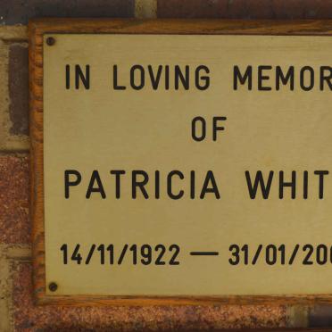 WHITE Patricia 1922-2000