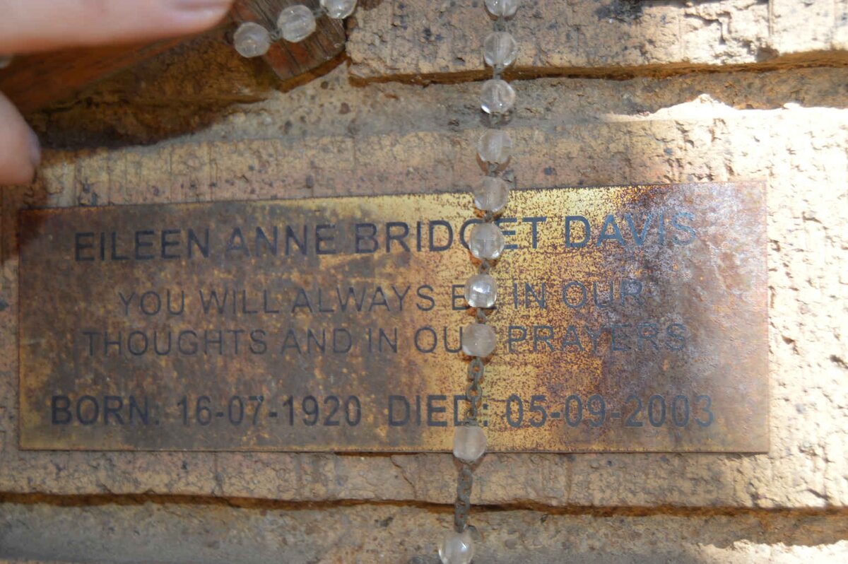 DAVIS Eileen Anne Bridget 1920-2003