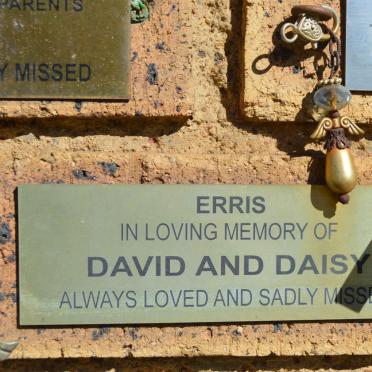 ERRIS David &amp; Daisy