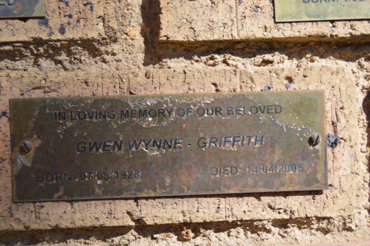 GRIFFITH Gwen, WYNNE 1928-2005