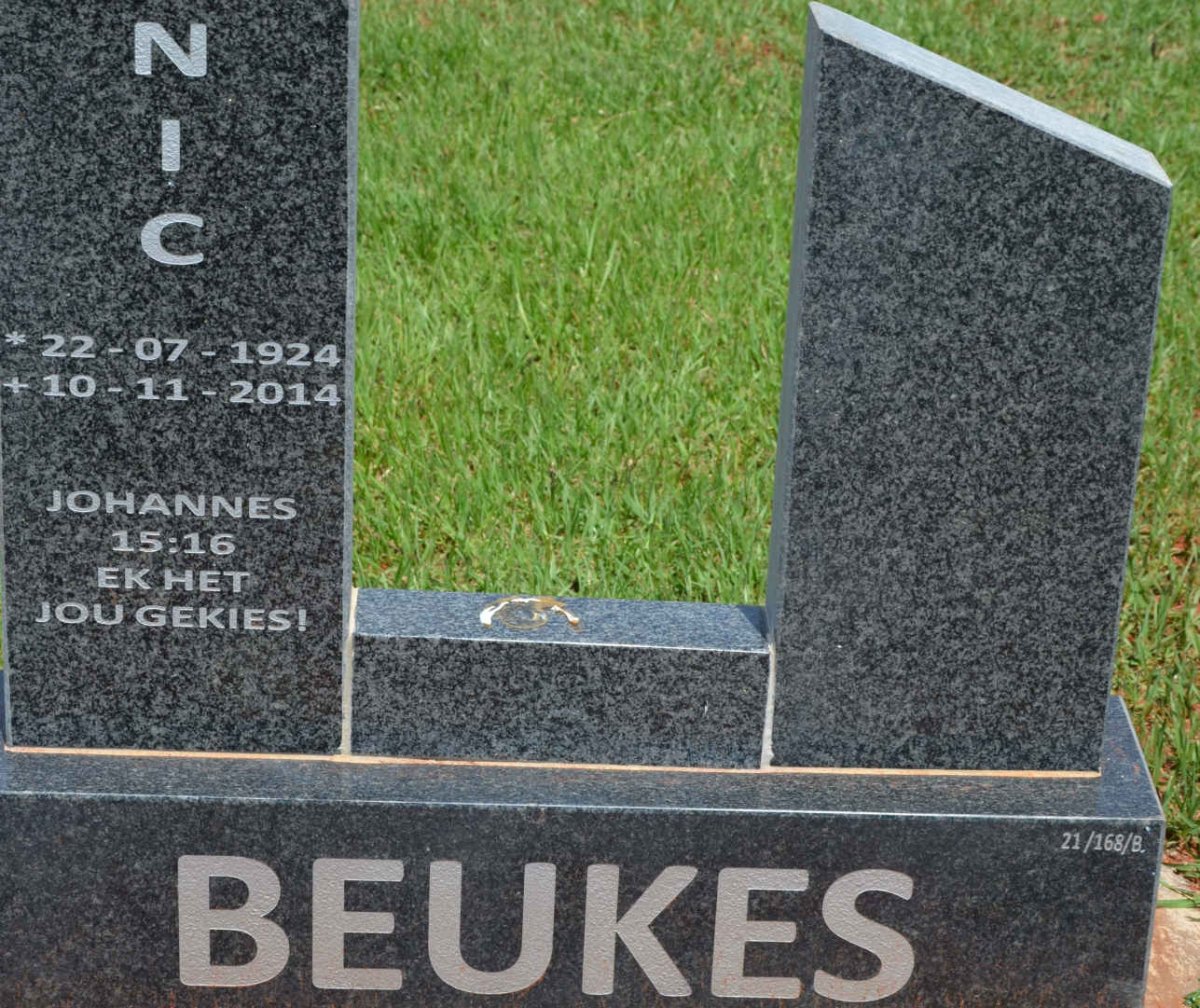 BEUKES Nic 1924-2014