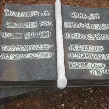 BOYENS Marthinus J.M. 1895-1941 &amp; Anna J.H. 1899-1974