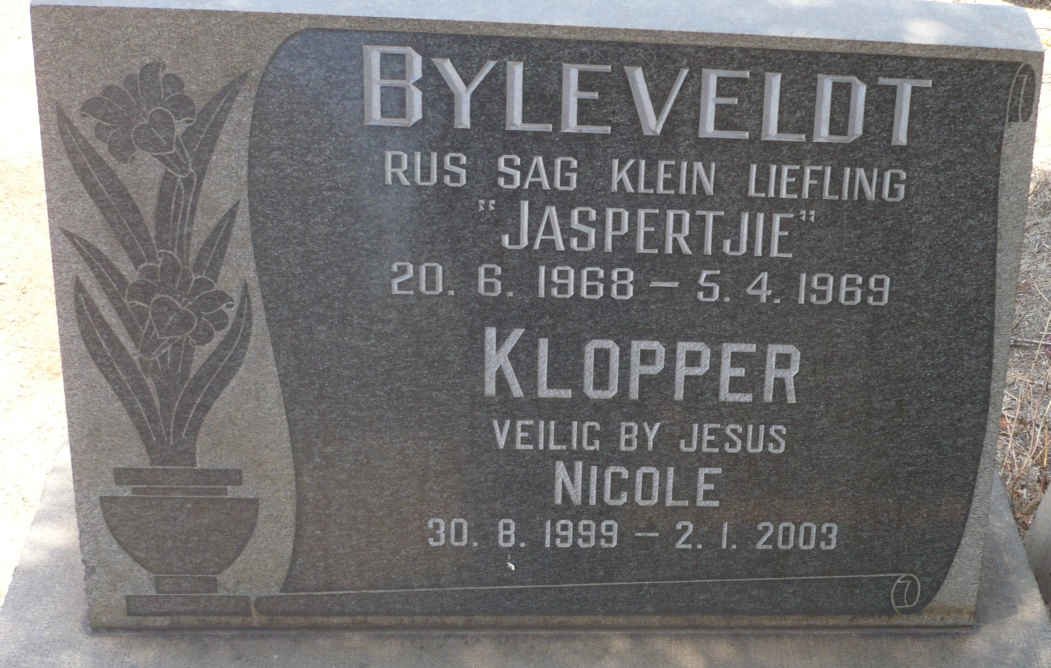 BYLEVELDT Jaspertjie 1968-1969 :: KLOPPER Nicole 1999-2003