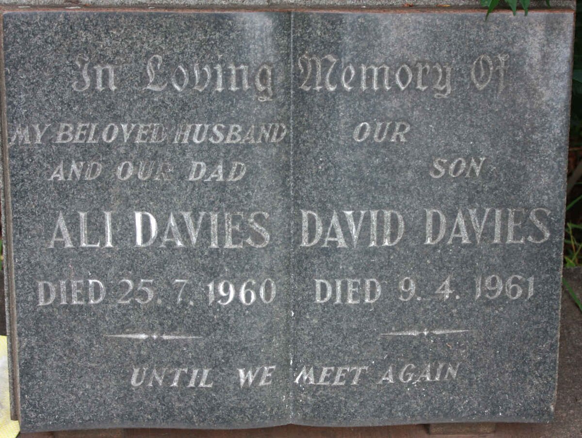 DAVIES Ali -1960 :: DAVIES David -1961