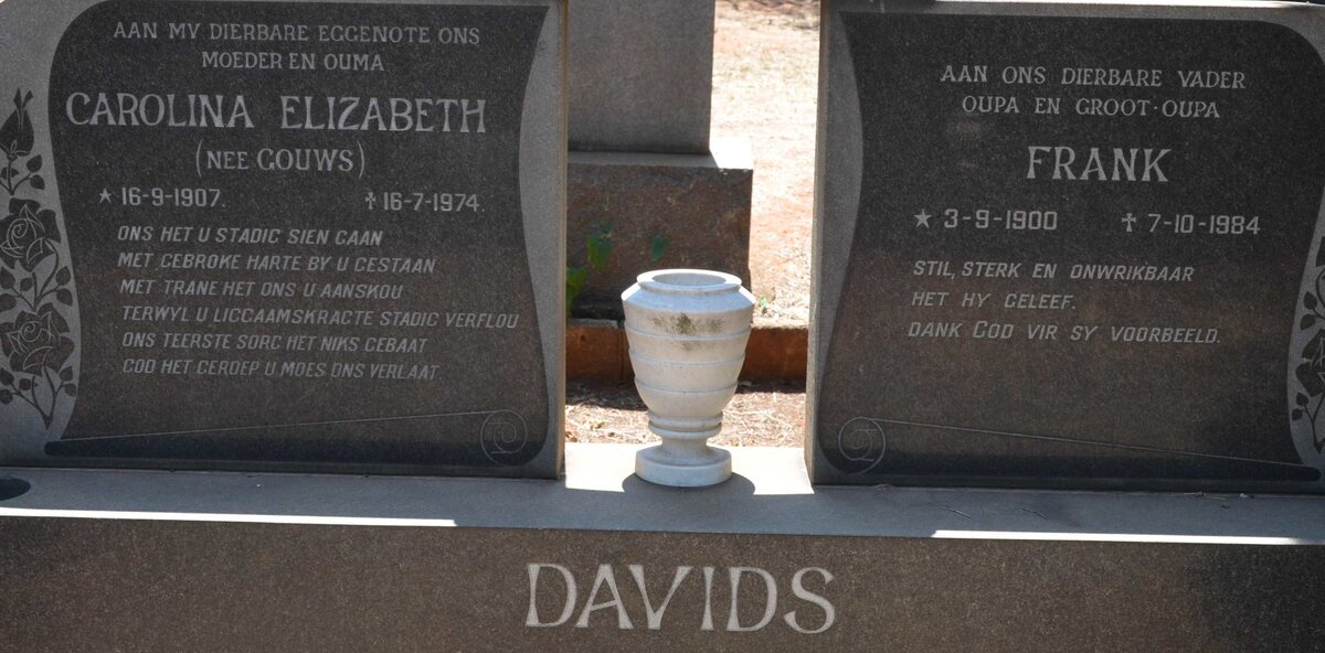DAVIDS Frank 1900-1984 &amp; Carolina Elizabeth GOUWS 1907-1974