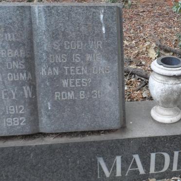 MADDEN Daniel 1913-1990 &amp; Stephney W. 1912-1982