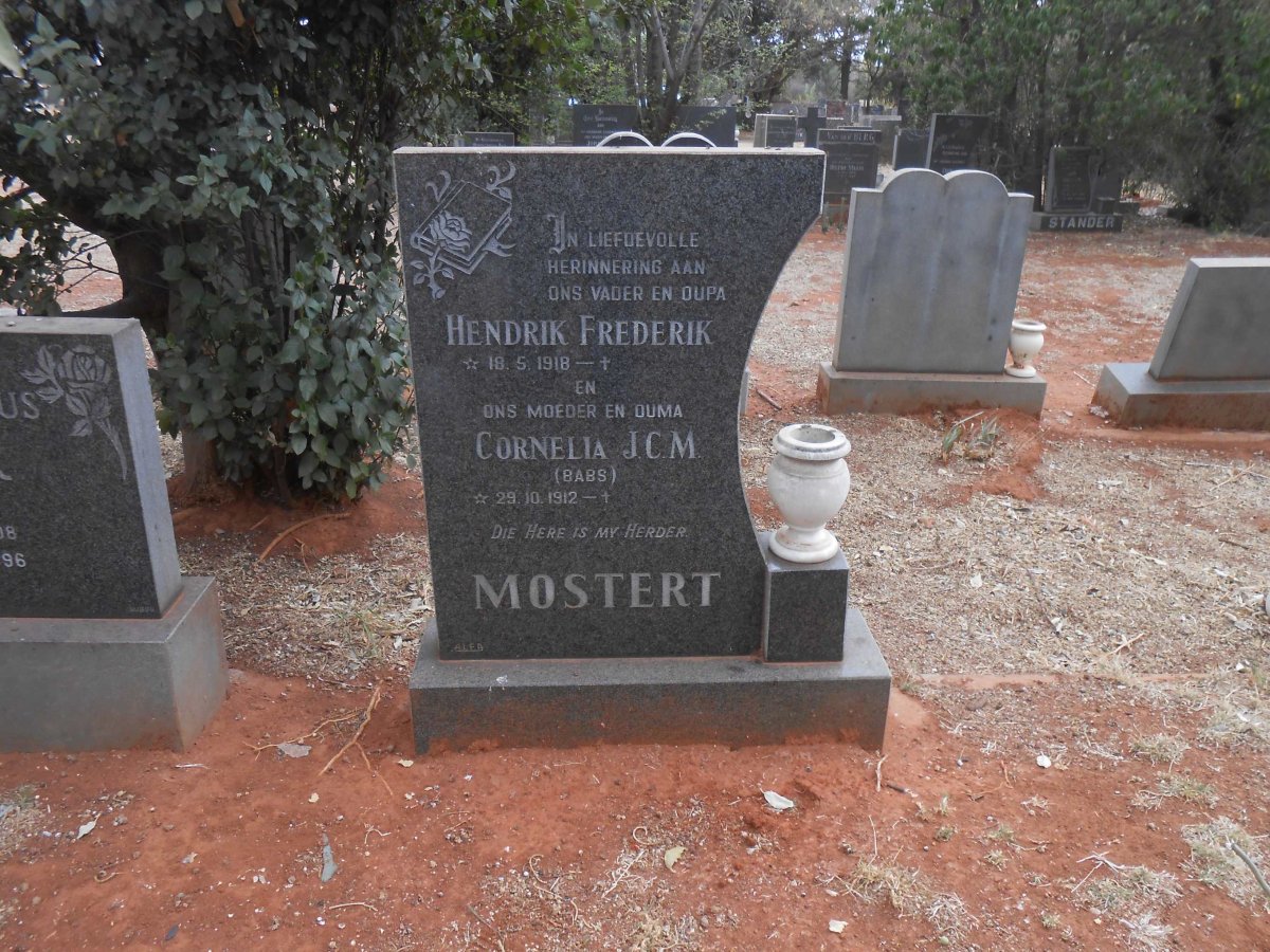 MOSTERT Hendrik Frederik 1918- &amp; Cornelia J.C.M. 1912-