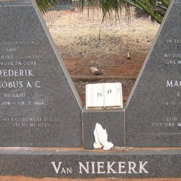 NIEKERK Frederik Jacobus A C, van 1919-1984 &amp; Hyla Magdalena BOTHA 1925-1995