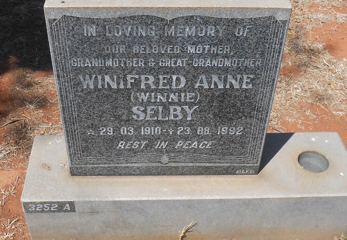 SELBY Winifred Anne 1910-1992